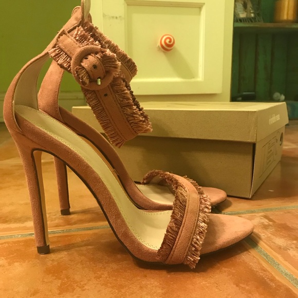 Pink suede ankle strap heels - Picture 2 of 3